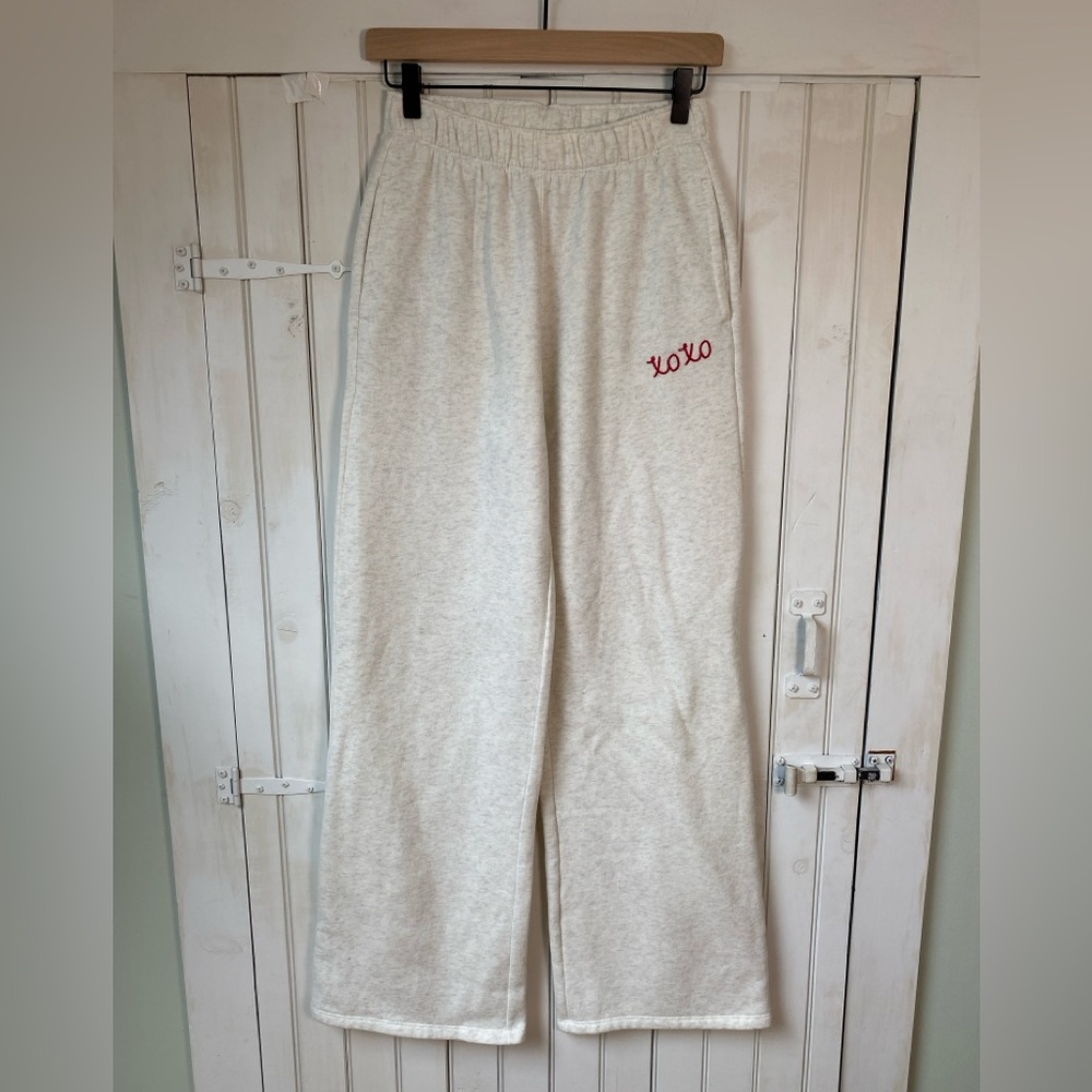 Hollister Cozy Gray Sweatpants with Embroidered XOXO Detail Size XS